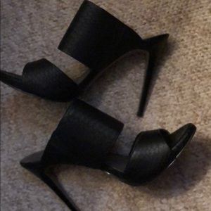 Black heels size 7.5 Jessica Simpson